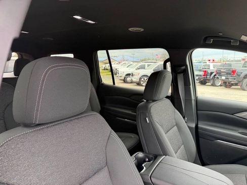 Used 2025 Chevrolet Traverse LT w/ Midnight/Sport Edition FWD image 58