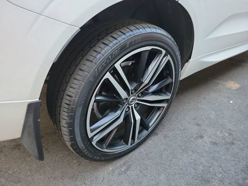 Used 2019 Volvo XC60 T8 R-Design w/ Advanced Package AWD/4WD image 33