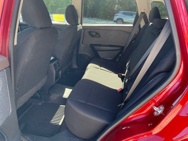 Used 2023 Nissan Rogue S AWD/4WD image 18