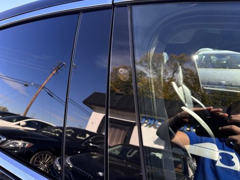 Used 2018 Tesla Model X 75D image 36