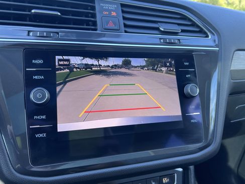 Certified 2020 Volkswagen Tiguan SEL image 24