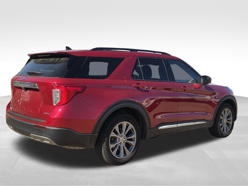 Used 2022 Ford Explorer XLT w/ Equipment Group 202A AWD/4WD image 6