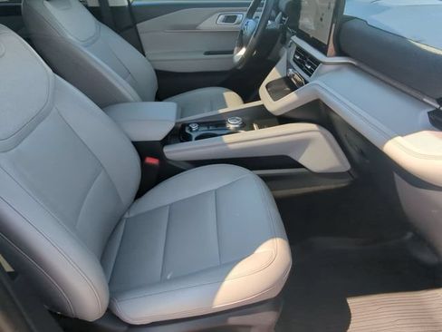 Used 2025 Ford Explorer Active w/ Active Comfort Package AWD/4WD image 27