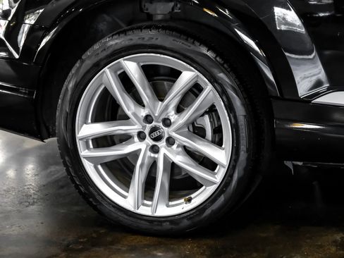 Used 2018 Audi Q7 3.0T Prestige image 45
