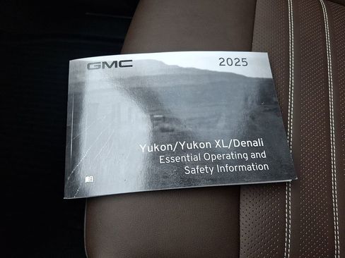 Certified 2025 GMC Yukon Denali Ultimate image 27