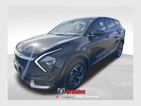 Used 2023 Kia Sportage LX image 1