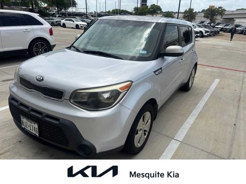 Used 2015 Kia Soul FWD image 1