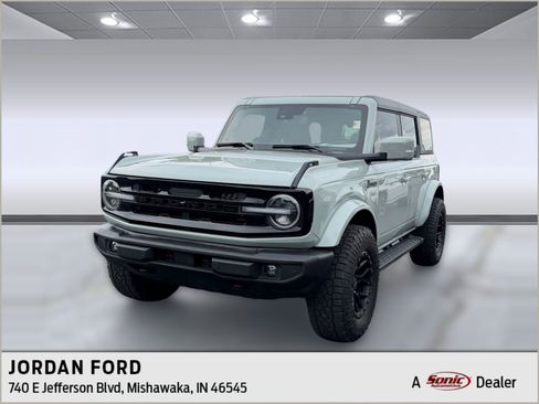Used 2023 Ford Bronco Outer Banks AWD/4WD image 1