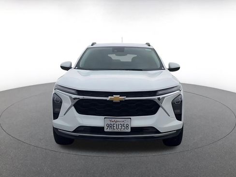 Used 2025 Chevrolet Trax LT image 4