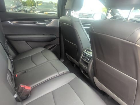 Used 2021 Cadillac XT5 Premium Luxury AWD/4WD image 16