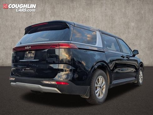 Used 2024 Kia Carnival LX image 7