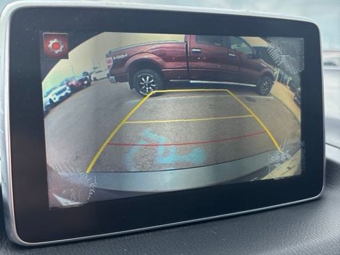 Used 2014 MAZDA MAZDA3 i Touring w/ Technology Package FWD image 18