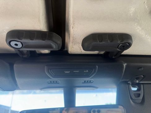 Used 2022 Jeep Wrangler Unlimited Sport AWD/4WD image 33
