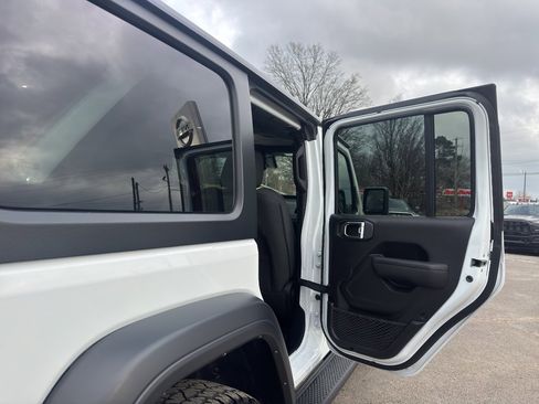 Used 2024 Jeep Wrangler Sport S image 20
