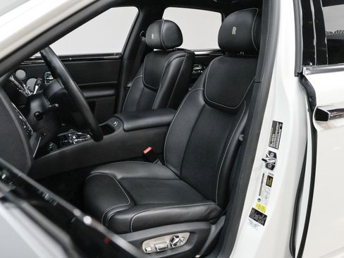 Used 2016 Rolls-Royce Ghost image 8