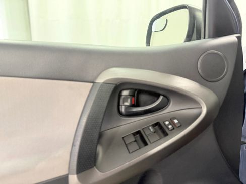 Used 2012 Toyota RAV4 4WD w/ Upgrade Value Pkg image 12