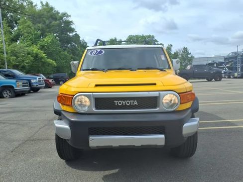 Used 2007 Toyota FJ Cruiser 4WD image 2