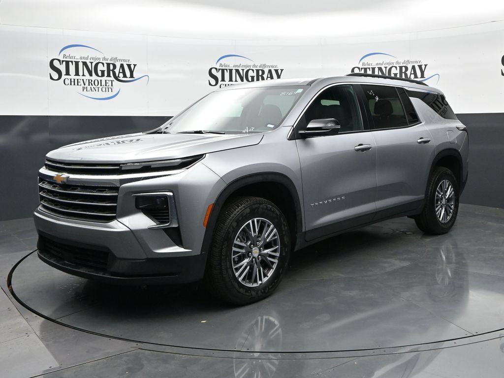 Used 2026 Chevrolet Traverse LT AWD/4WD image 3