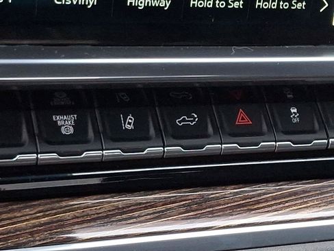 Used 2024 GMC Sierra 3500 SLE w/ SLE Value Package image 27