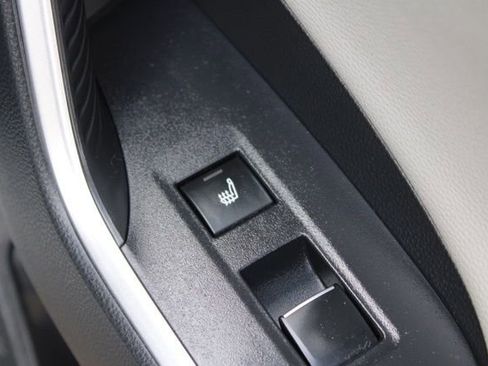 Used 2019 Toyota RAV4 Limited image 25