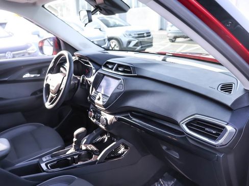 Used 2023 Chevrolet TrailBlazer LT image 35