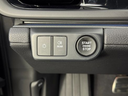 Used 2025 Porsche Panamera w/ Premium Package image 18