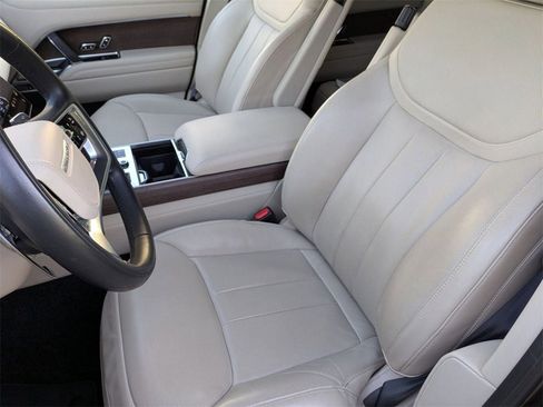 Used 2023 Land Rover Range Rover SE image 5