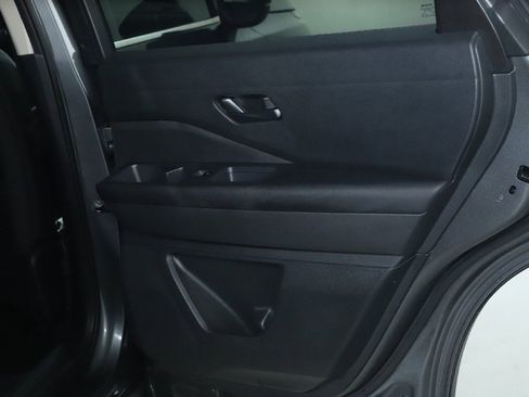 Used 2025 Nissan Pathfinder SV image 33