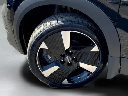 New 2025 Nissan Kicks SR image 12