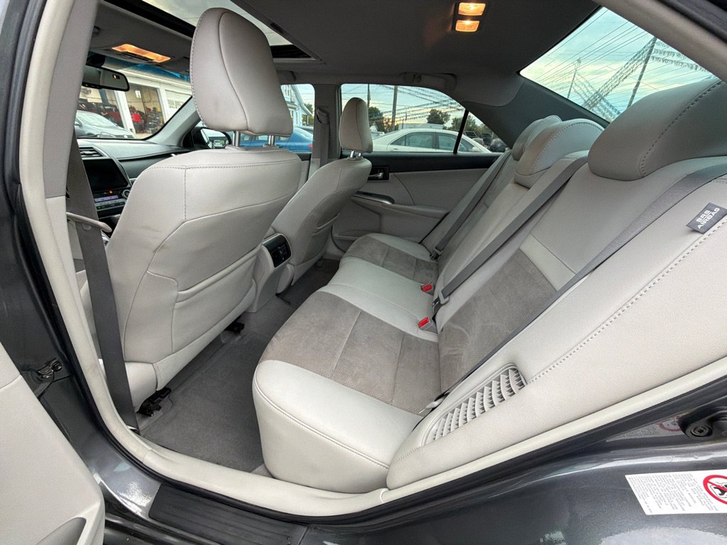 Used 2013 Toyota Camry XLE w/ Leather Pkg FWD image 22