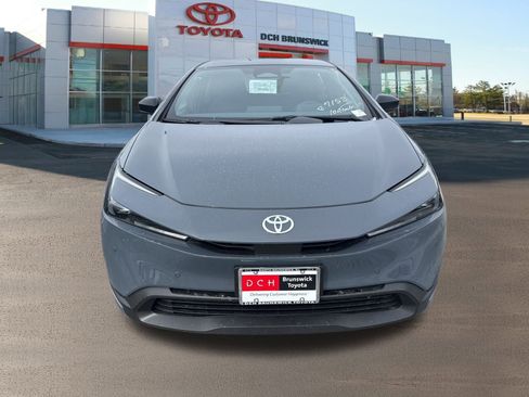 New 2026 Toyota Prius LE image 2