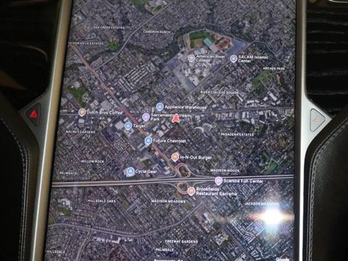 Used 2018 Tesla Model X 75D image 45