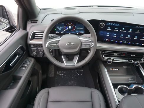 New 2026 Chevrolet Suburban Z71 image 12