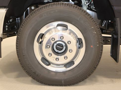 New 2025 Ford F350 Lariat w/ Lariat Ultimate Package image 37