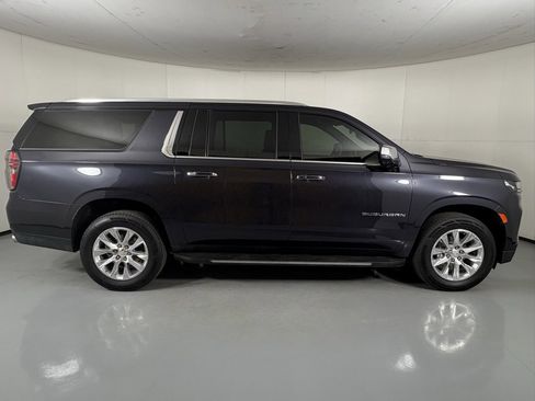 Used 2024 Chevrolet Suburban Premier image 9