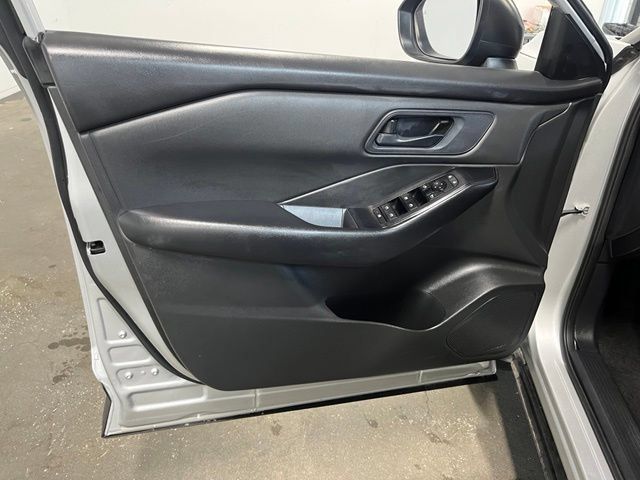 Used 2024 Nissan Rogue S AWD/4WD image 25