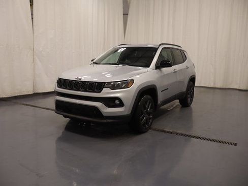 New 2026 Jeep Compass Latitude AWD/4WD image 5