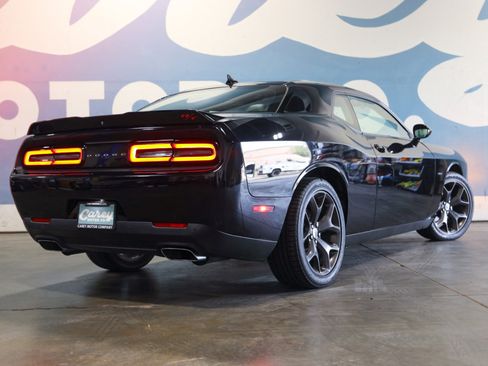 Used 2018 Dodge Challenger R/T Plus image 20