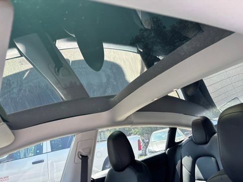 Used 2021 Tesla Model 3 Long Range image 14