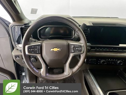 Used 2025 Chevrolet Silverado 2500 LTZ w/ LTZ Convenience Package AWD/4WD image 8