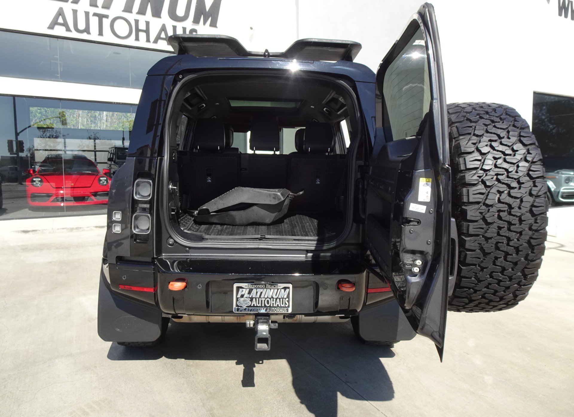 Used 2022 Land Rover Defender 110 X AWD/4WD image 6