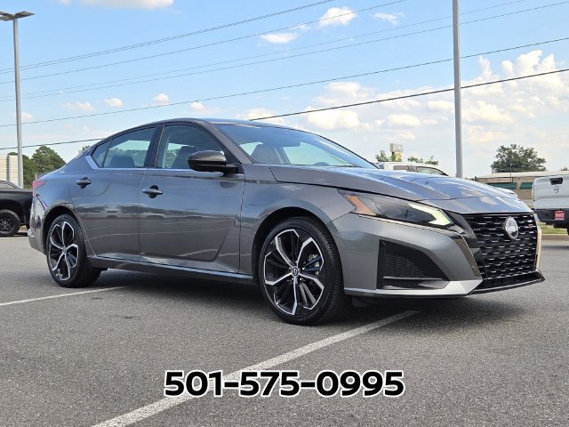 Used 2025 Nissan Altima 2.5 SR FWD image 5