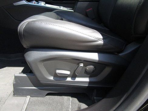 Used 2022 Ford Explorer Platinum w/ Equipment Group 601A AWD/4WD image 16