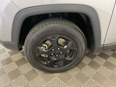 Used 2023 Jeep Compass Trailhawk AWD/4WD image 6