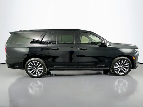 Used 2022 Cadillac Escalade ESV Sport Platinum AWD/4WD image 4