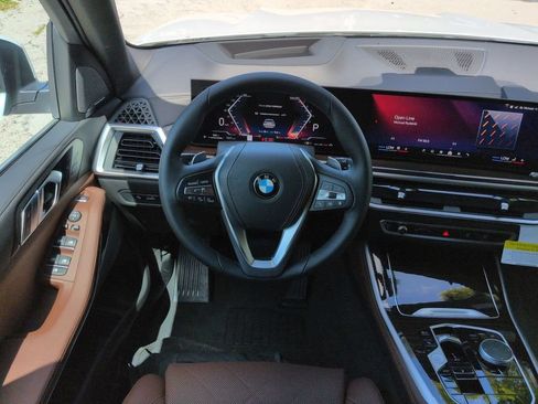 New 2026 BMW X5 xDrive40i w/ Climate Comfort Package AWD/4WD image 16