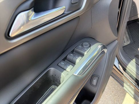Used 2024 Chevrolet Traverse LT w/ Midnight/Sport Edition FWD image 22