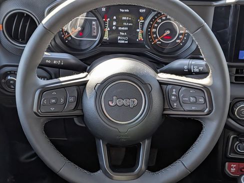 Used 2026 Jeep Gladiator Mojave AWD/4WD image 14
