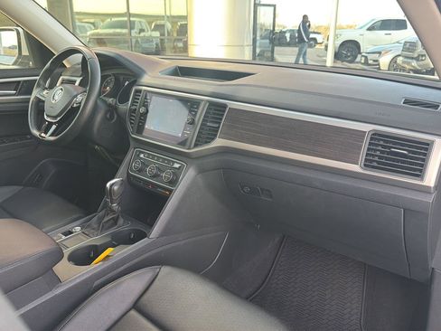Used 2019 Volkswagen Atlas SE image 18
