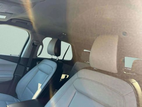 Used 2021 Ford Explorer XLT w/ Equipment Group 202A image 33